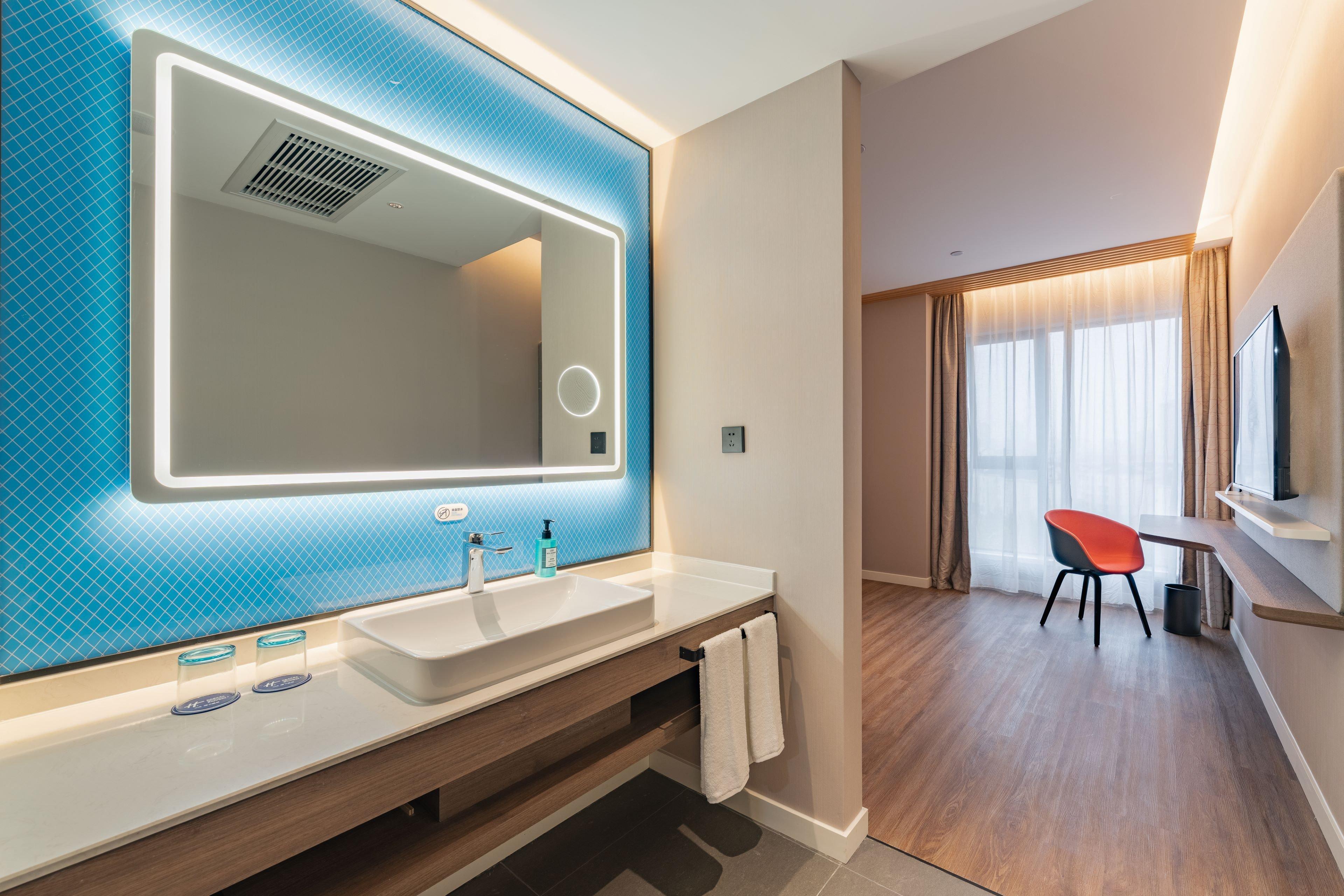 Hotel Express Expo Centre By Ihg 4*